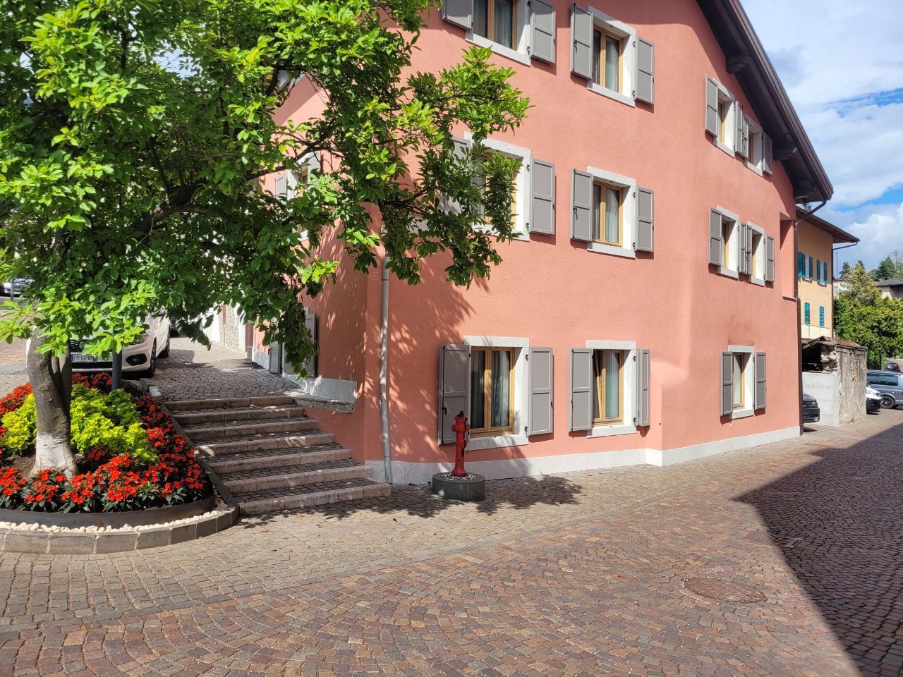 facciata fronte chiesa di Levico